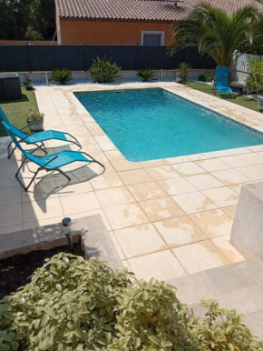 Dépendance avec piscine